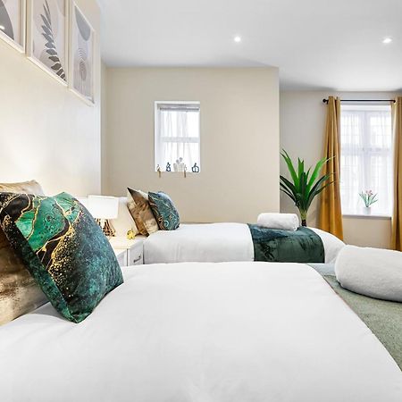 Elegant 2Br London Hideaway- King Bed, Sleeps 6 - Parking- Instant Book- 20 Percent Off Limited Time! בארנט מראה חיצוני תמונה