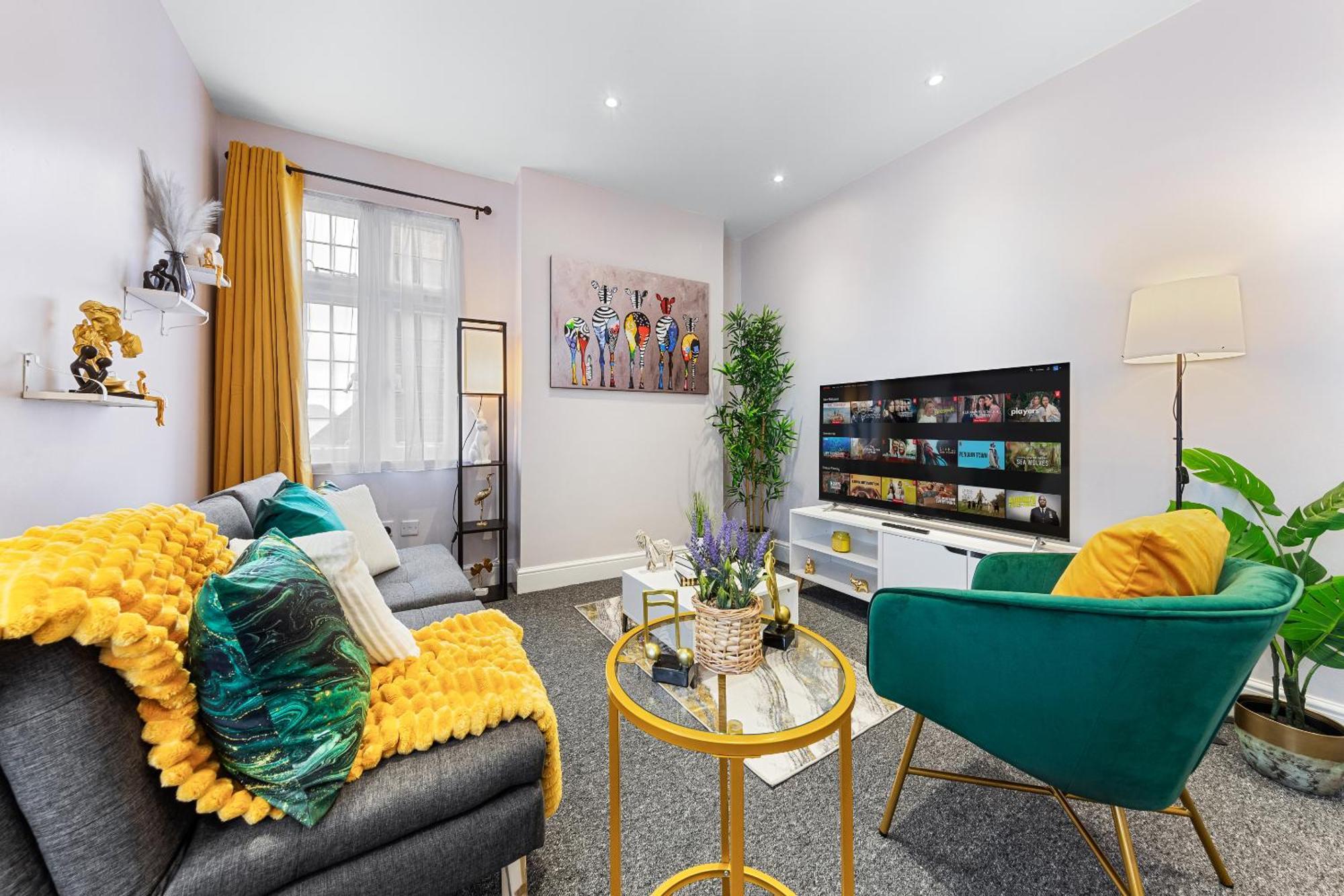Elegant 2Br London Hideaway- King Bed, Sleeps 6 - Parking- Instant Book- 20 Percent Off Limited Time! בארנט מראה חיצוני תמונה